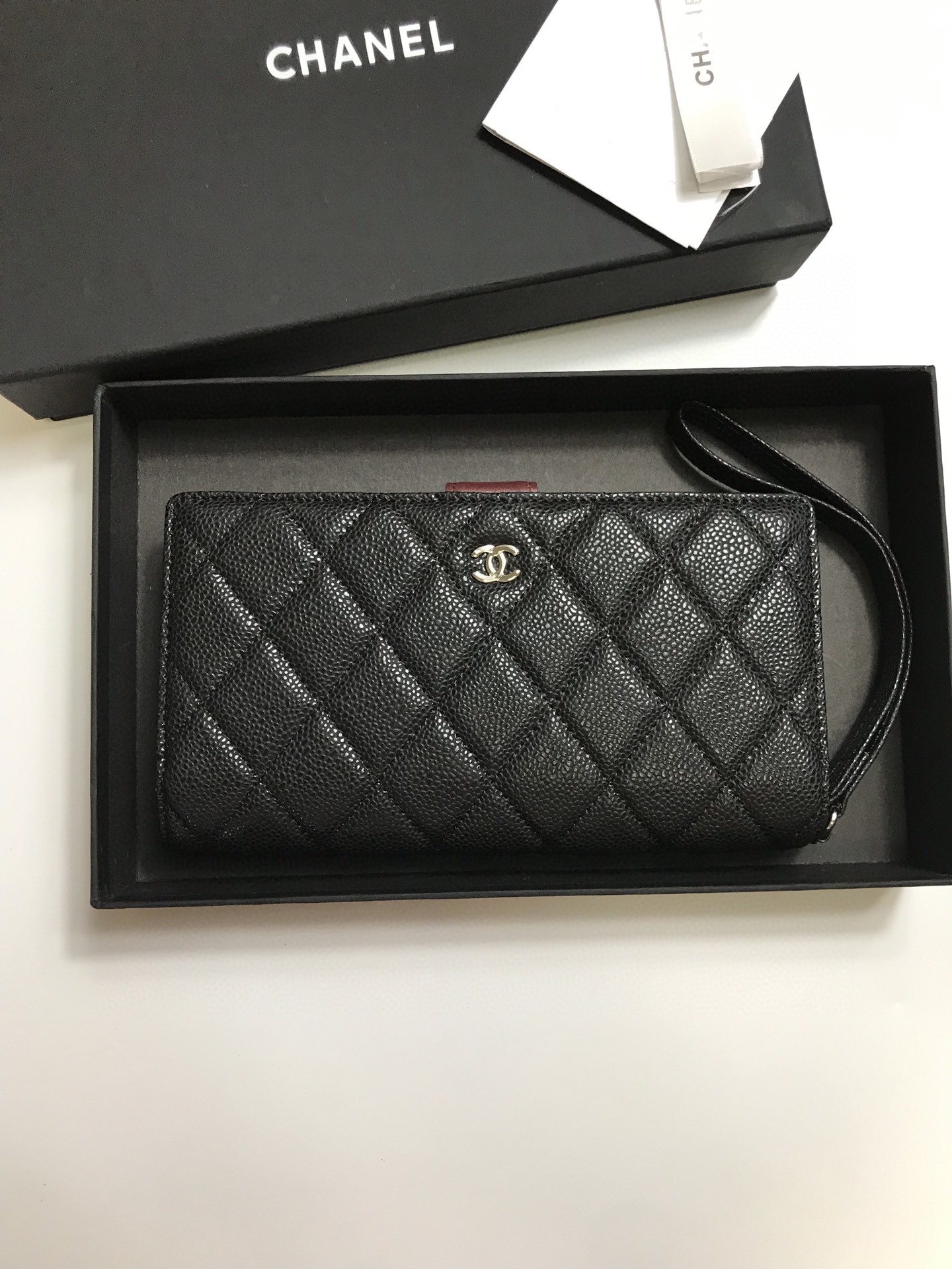 芸能人愛用Chanel シャネル 実物の写真 N品スーパーコピー財布代引き対応国内発送後払い安全必ず届く優良サイト